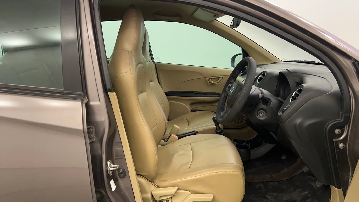 Used 2015 Honda Brio S MT Petrol Manual interior RIGHT SIDE FRONT DOOR CABIN VIEW