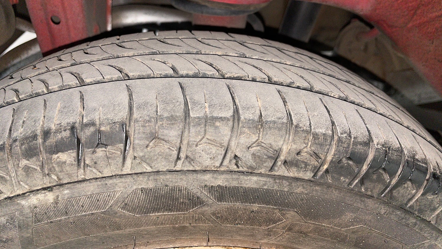 Used 2014 Maruti Suzuki Alto 800 Lxi Petrol Manual tyres RIGHT REAR TYRE TREAD VIEW