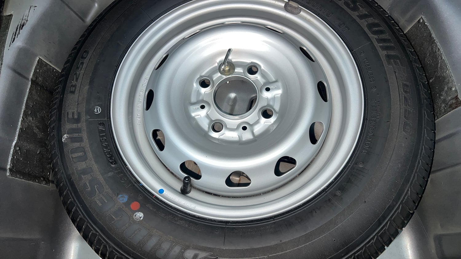 Used 2018 Tata Tiago Revotron XTA Petrol Automatic tyres SPARE TYRE VIEW