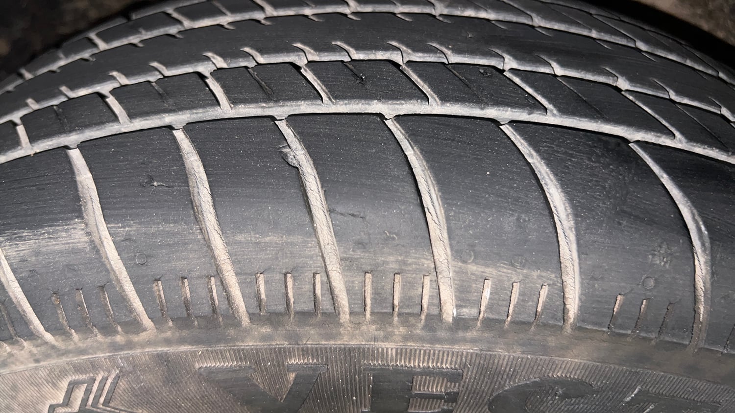 Used 2014 Maruti Suzuki Celerio VXi Petrol Manual tyres RIGHT REAR TYRE TREAD VIEW