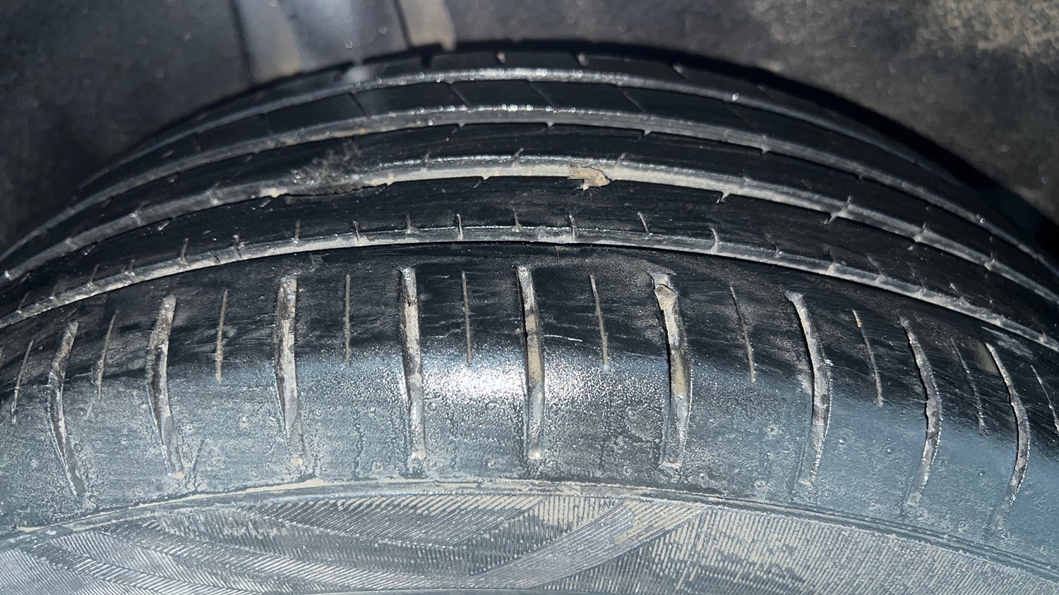 Used 2017 Maruti Suzuki Baleno Alpha 1.2 Petrol Manual tyres RIGHT REAR TYRE TREAD VIEW