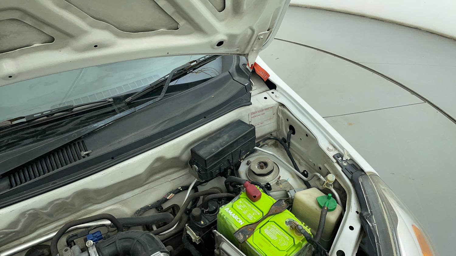 Used 2018 Maruti Suzuki Alto 800 LXi Petrol Manual engine ENGINE LEFT SIDE HINGE & APRON VIEW