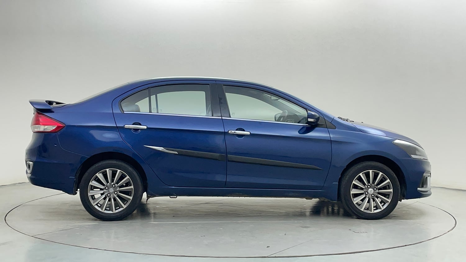 Used 2019 null Petrol Manual exterior RIGHT SIDE VIEW