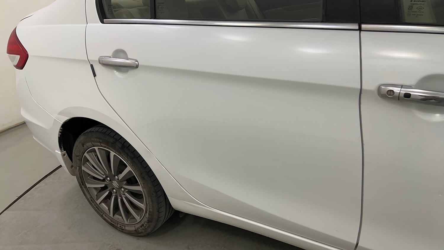 Used 2019 Maruti Suzuki Ciaz Alpha Hybrid 1.5 Petrol Manual dents MINOR SCRATCH