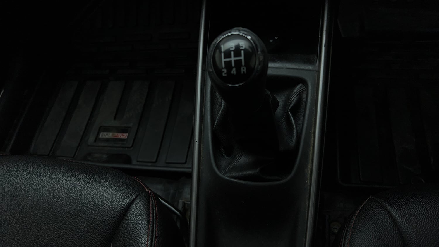 Used 2019 Maruti Suzuki Baleno Zeta Petrol Manual interior GEAR  KNOB VIEW
