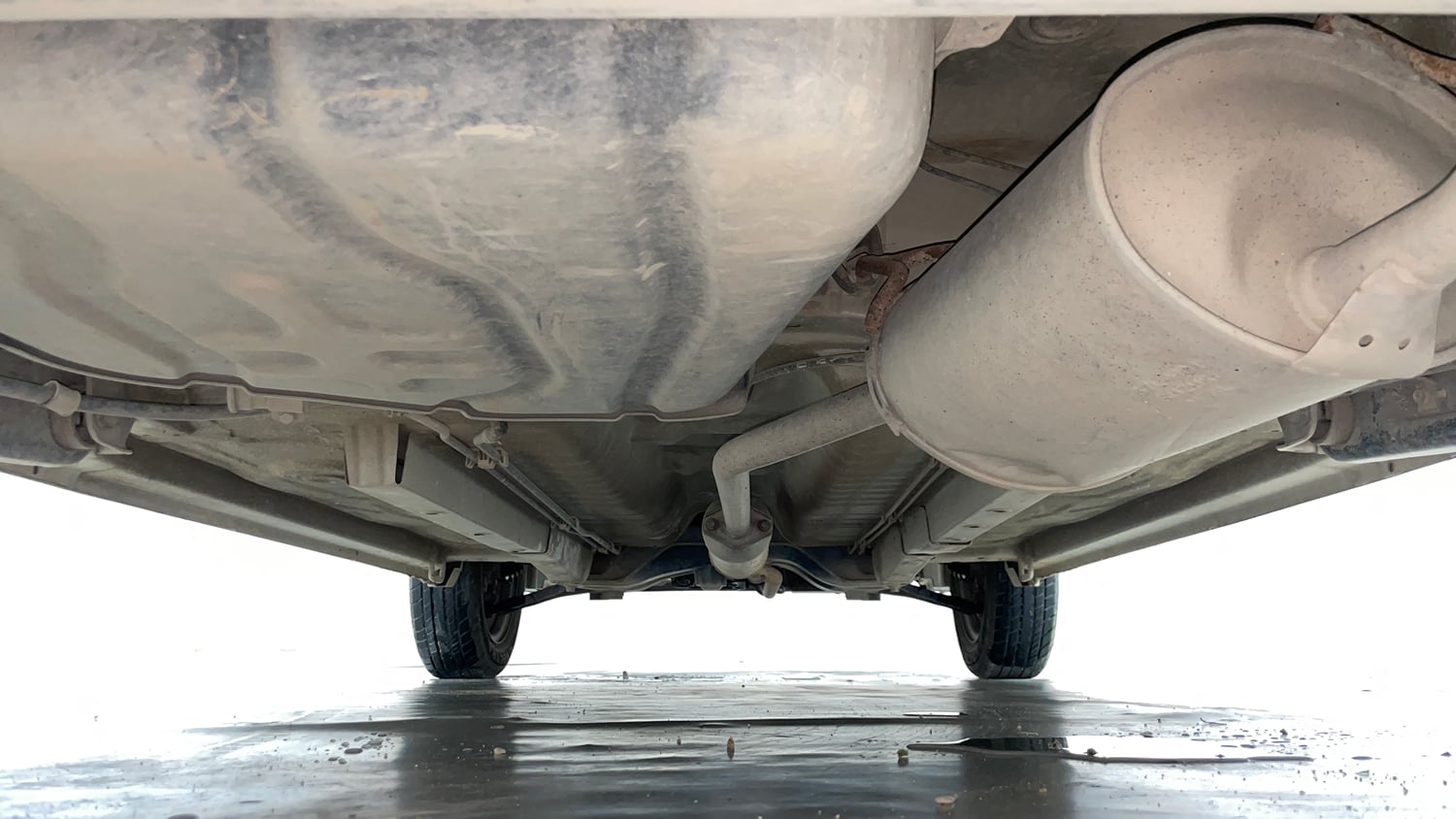 Used 2017 Maruti Suzuki Wagon R 1.0 VXI AMT Petrol Automatic extra REAR UNDERBODY VIEW (TAKEN FROM REAR)