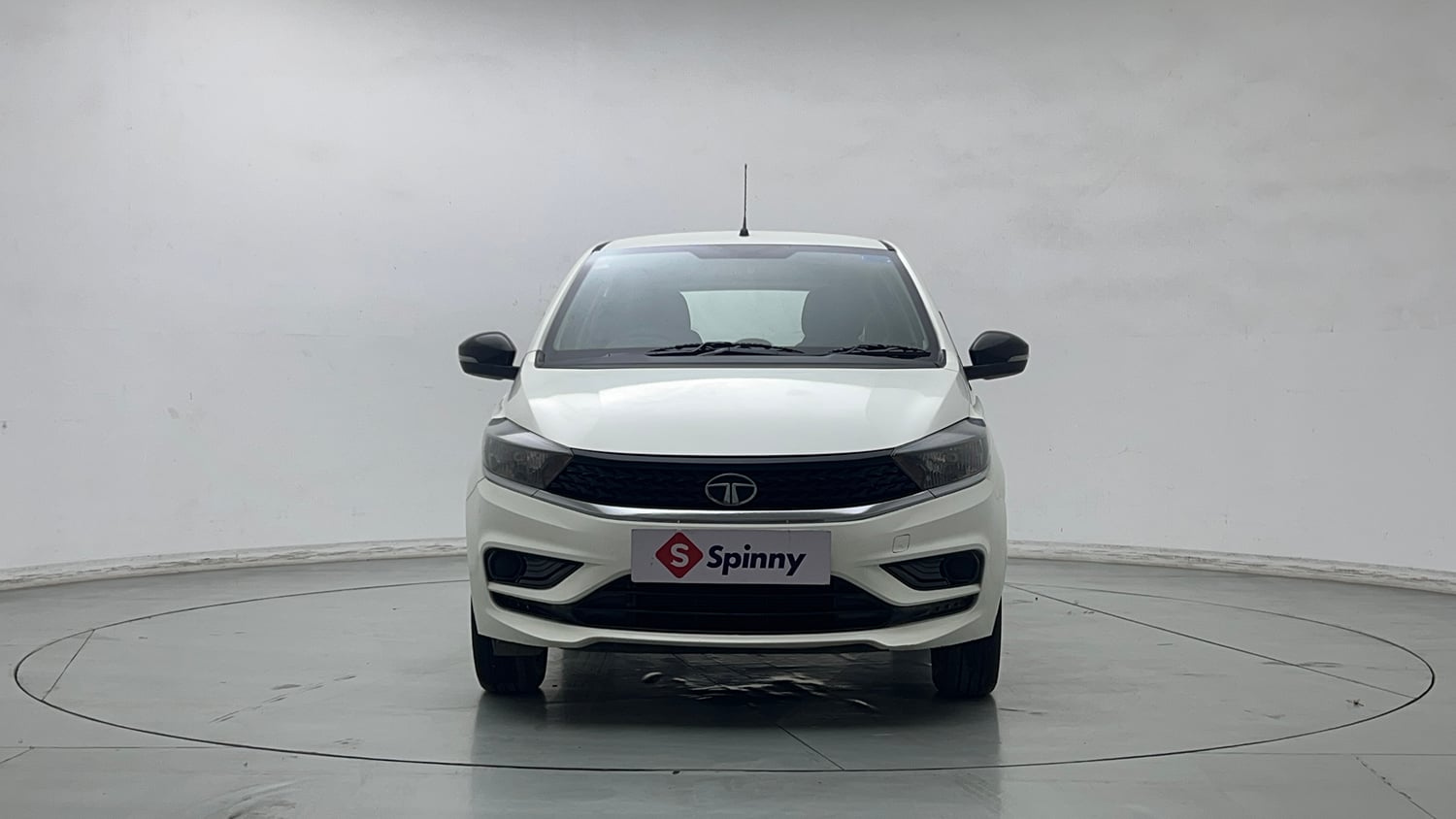 Used 2023 Tata Tiago XT (O) Petrol Manual exterior FRONT VIEW