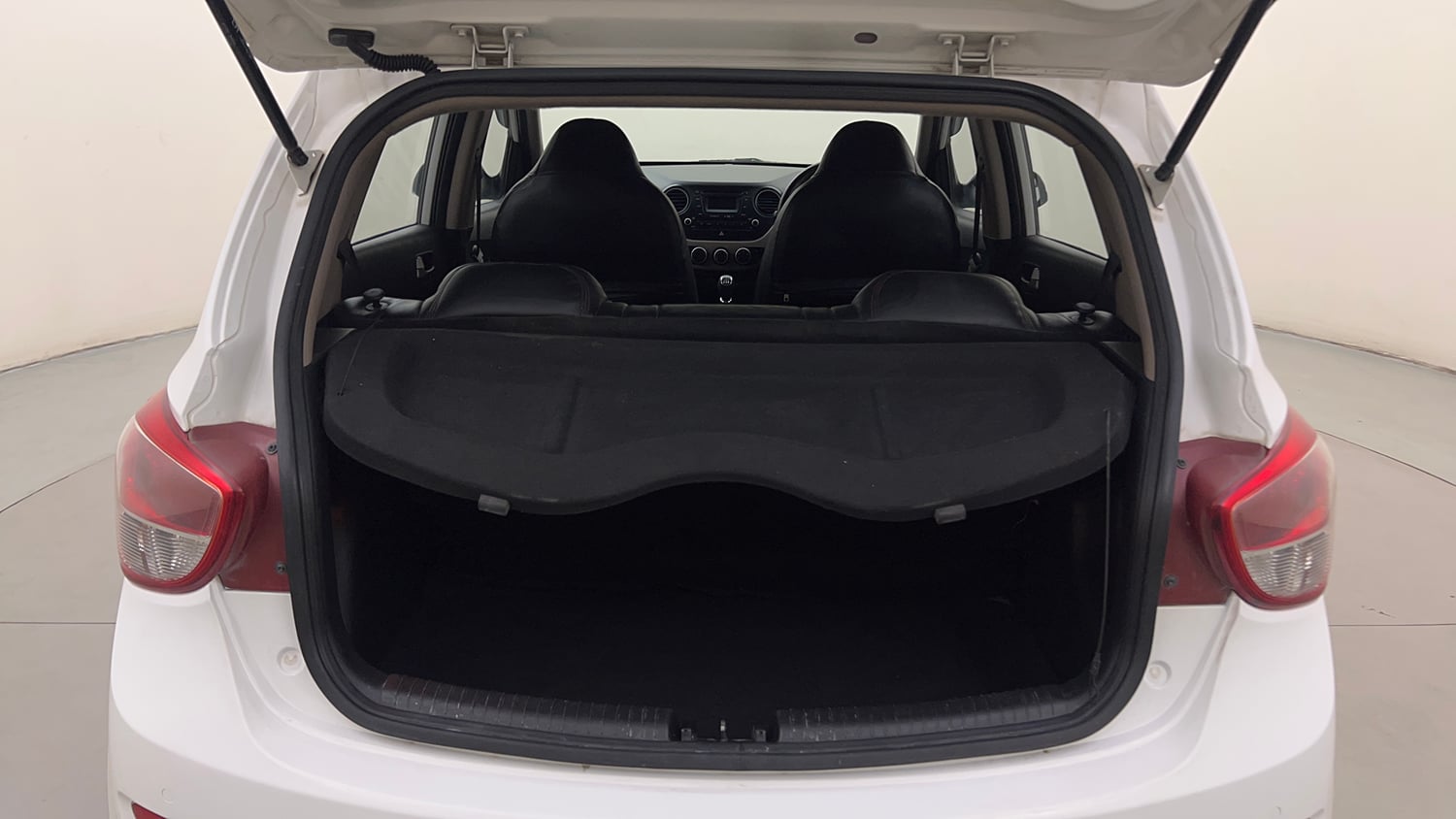 Used 2014 Hyundai Grand i10 Sportz 1.2 Kappa VTVT Petrol Manual interior DICKY INSIDE VIEW