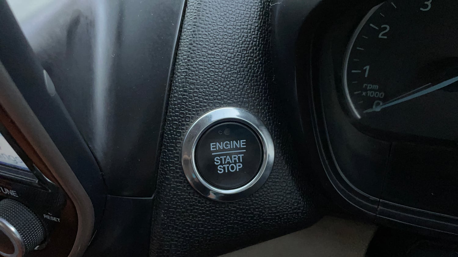 Used 2020 Ford EcoSport Titanium + 1.5L Ti-VCT AT Petrol Automatic top_features Keyless start