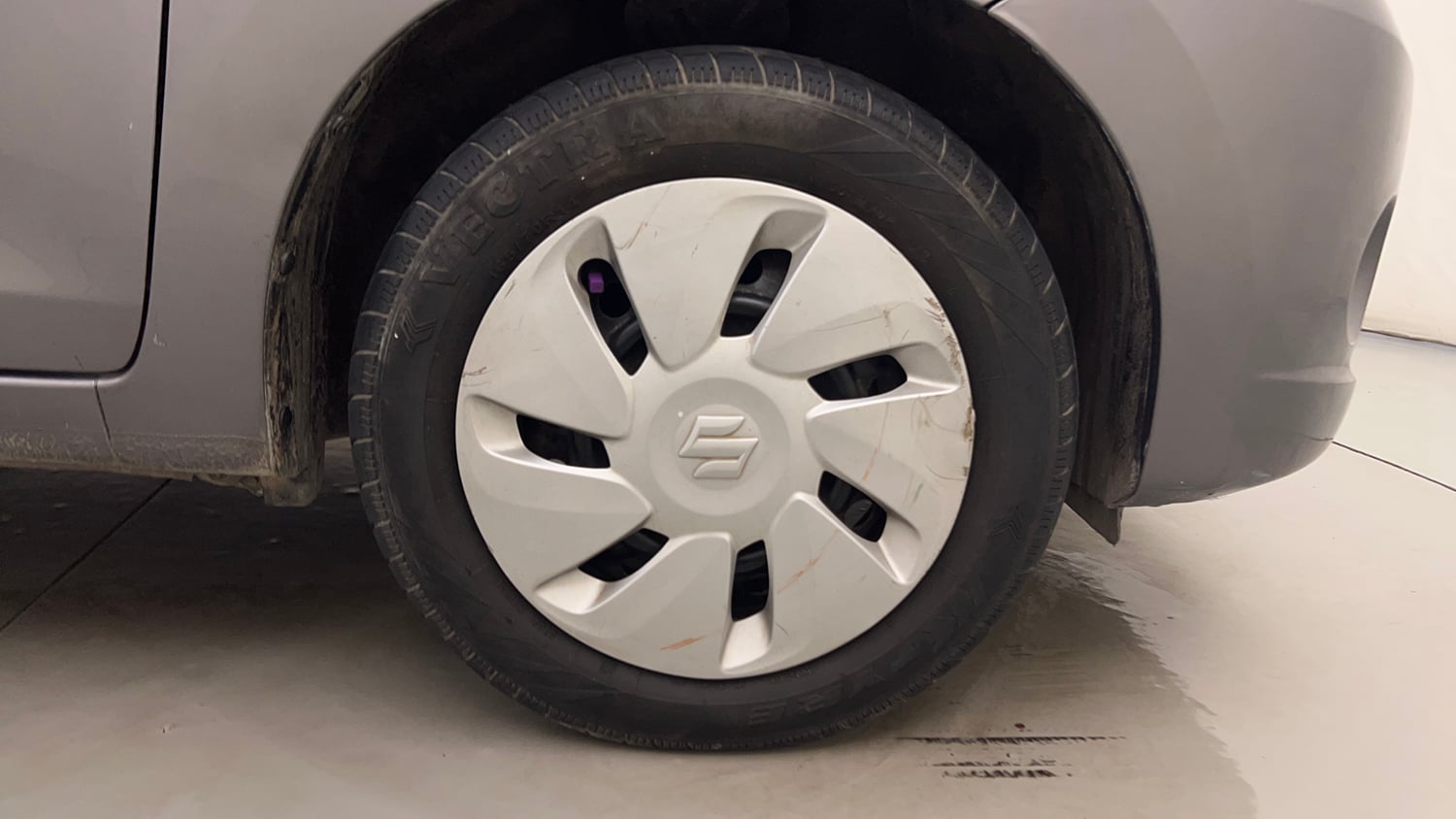 Used 2014 Maruti Suzuki Celerio VXi Petrol Manual tyres RIGHT FRONT TYRE RIM VIEW