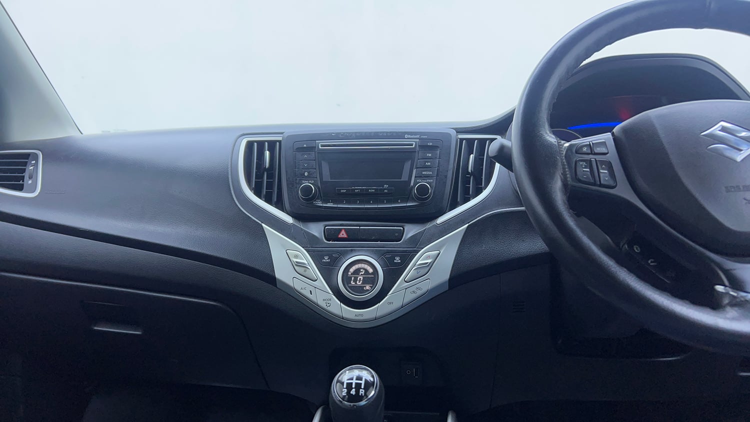 Used 2018 Maruti Suzuki Baleno Delta 1.2 Petrol Manual interior MUSIC SYSTEM & AC CONTROL VIEW