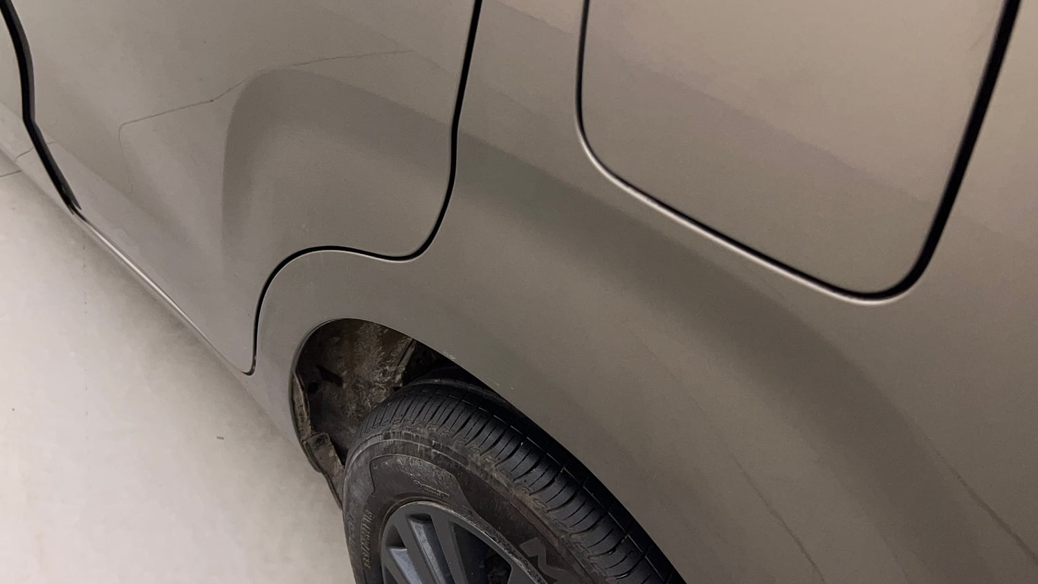 Used 2024 Maruti Suzuki Wagon R ZXI Plus 1.2 AGS Petrol Automatic dents MINOR DENT