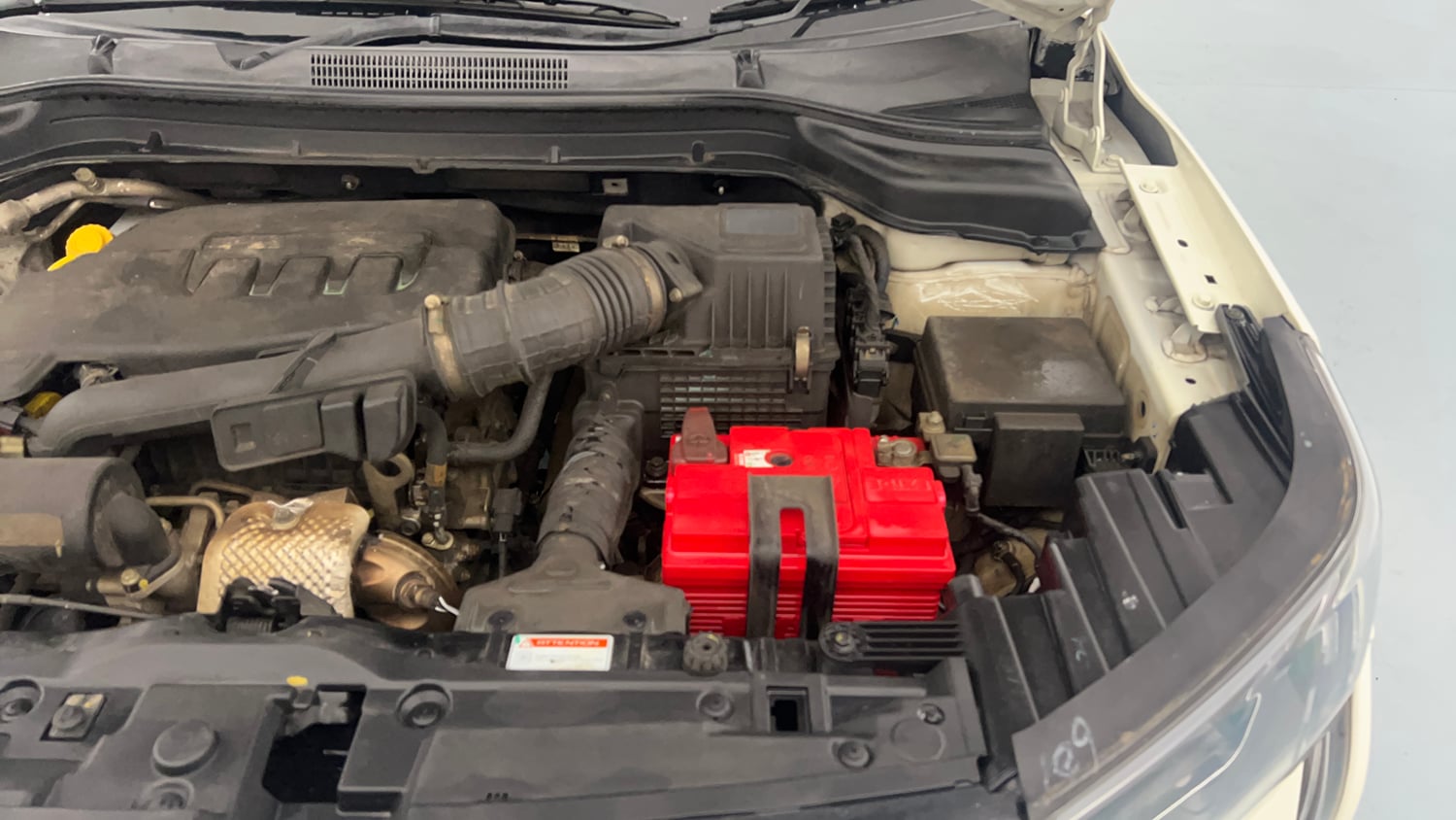 Used 2022 Mahindra XUV 300 W8 (O) 1.2 Petrol Petrol Manual engine ENGINE LEFT SIDE VIEW