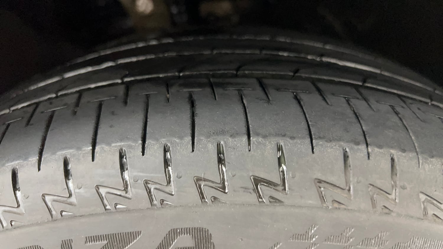 Used 2021 Audi A4 Premium Plus 40 TFSI Petrol Automatic tyres RIGHT FRONT TYRE TREAD VIEW