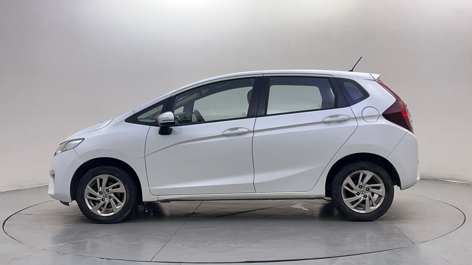 Used 2018 Honda Jazz V AT Petrol Petrol Automatic exterior LEFT SIDE VIEW