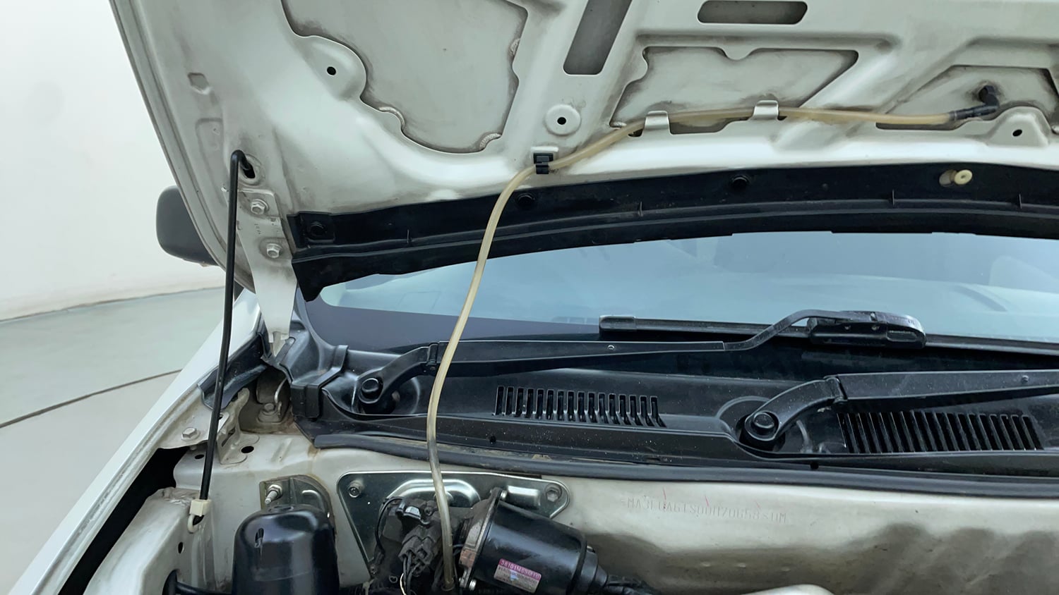 Used 2021 Maruti Suzuki Alto 800 LXi (O) Petrol Manual engine ENGINE RIGHT SIDE HINGE & APRON VIEW