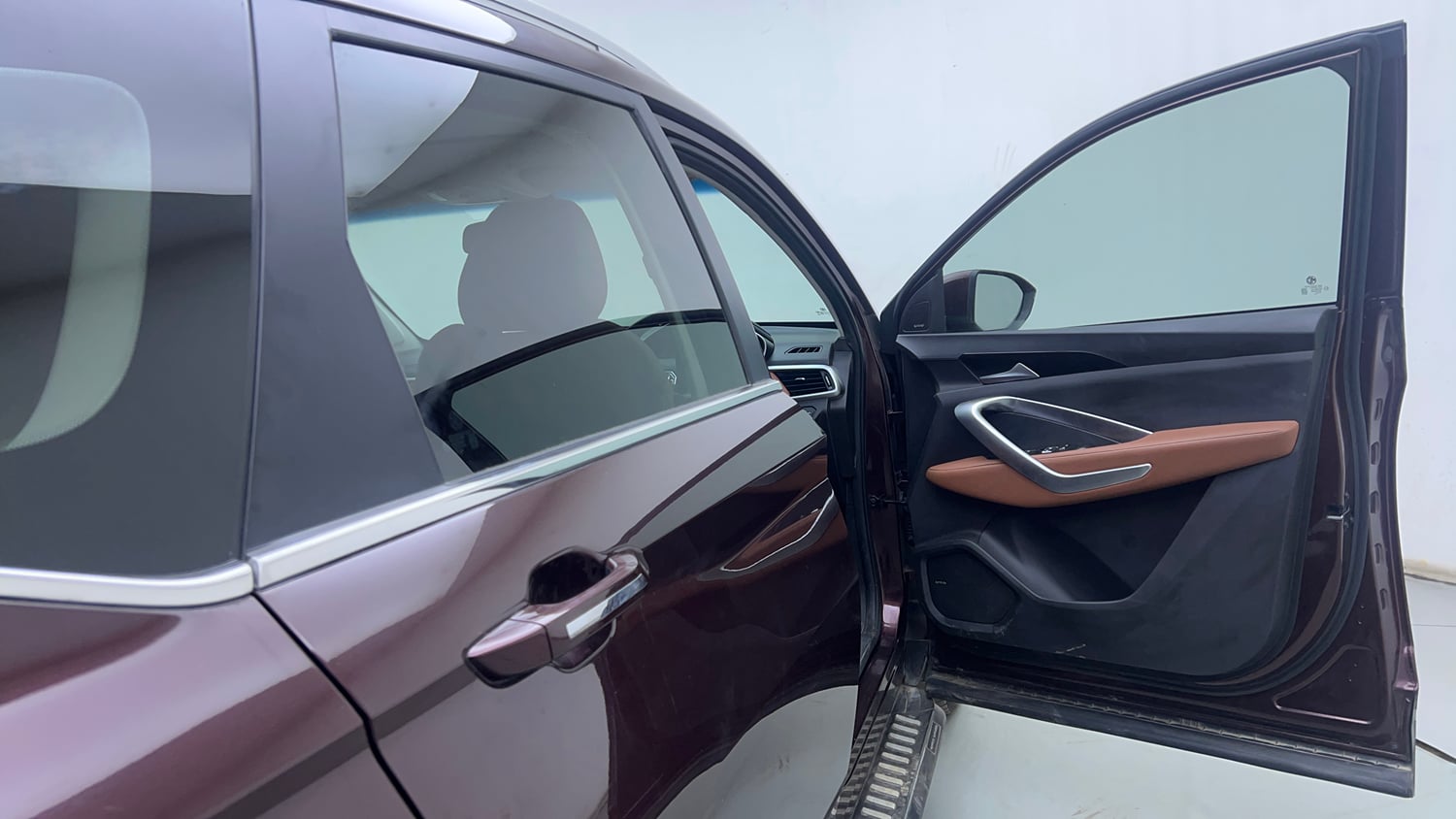 Used 2020 MG Motors Hector Plus Sharp 1.5 DCT Petrol Petrol Automatic interior RIGHT FRONT DOOR OPEN VIEW