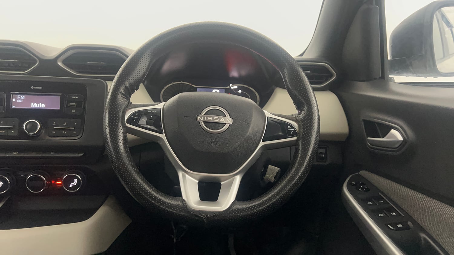 Used 2021 Nissan Magnite XL Petrol Manual interior STEERING VIEW