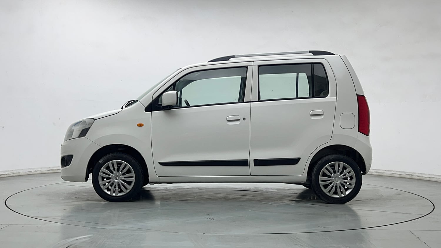 Used 2015 Maruti Suzuki Wagon R VXI Petrol Manual exterior LEFT SIDE VIEW