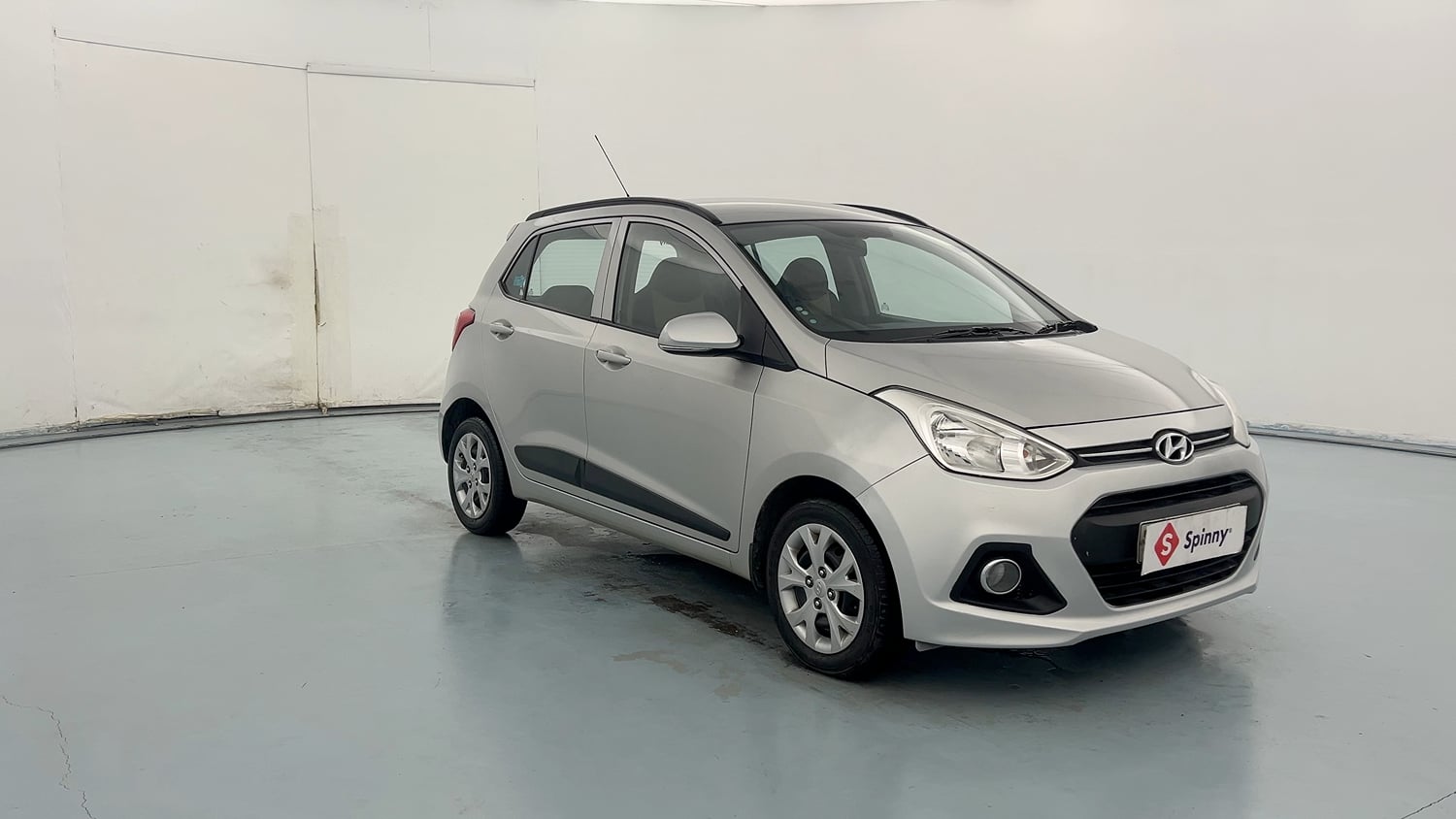 Used 2016 Hyundai Grand i10 Sportz 1.2 Kappa VTVT Petrol Manual exterior RIGHT FRONT CORNER VIEW
