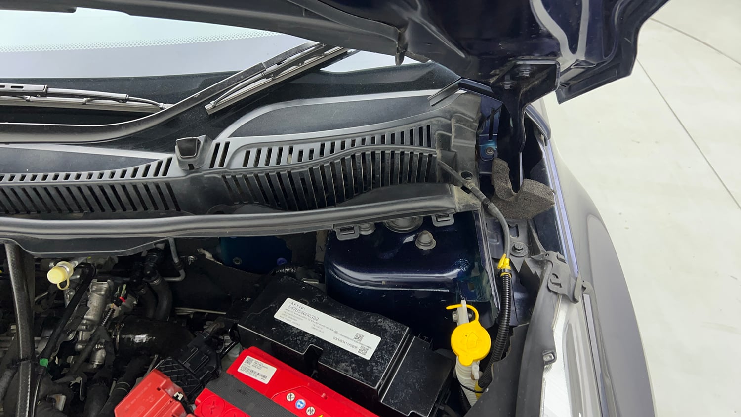 Used 2022 Tata Nexon XZA Plus (HS) Petrol Automatic engine ENGINE LEFT SIDE HINGE & APRON VIEW