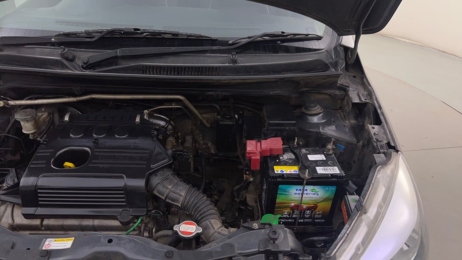 Used 2014 Maruti Suzuki Celerio VXi Petrol Manual engine ENGINE LEFT SIDE HINGE & APRON VIEW