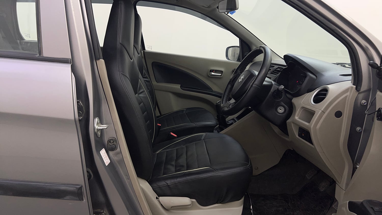 Used 2014 Maruti Suzuki Celerio VXi Petrol Manual interior RIGHT SIDE FRONT DOOR CABIN VIEW