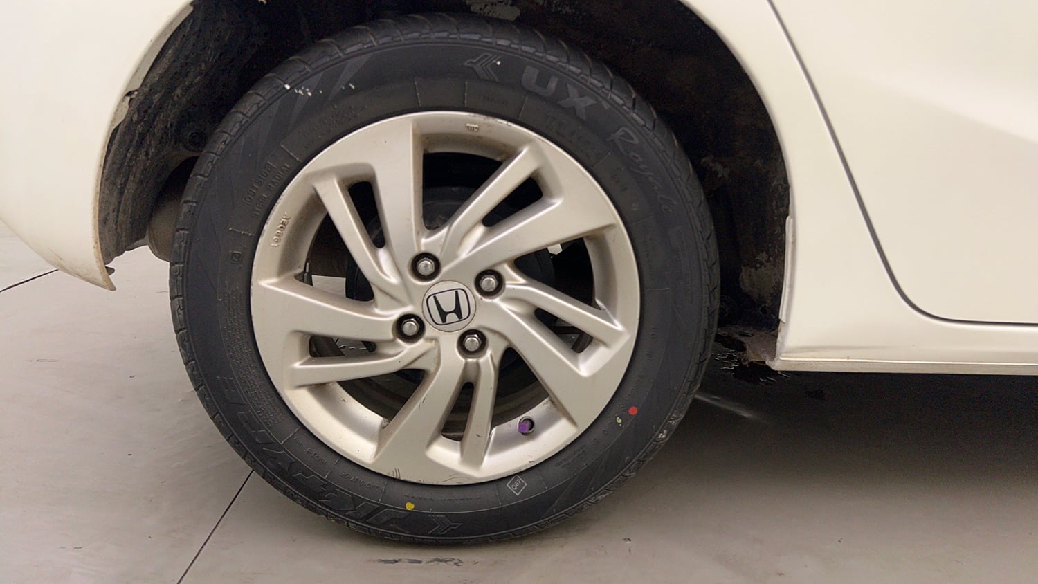 Used 2018 Honda Jazz V AT Petrol Petrol Automatic tyres RIGHT REAR TYRE RIM VIEW