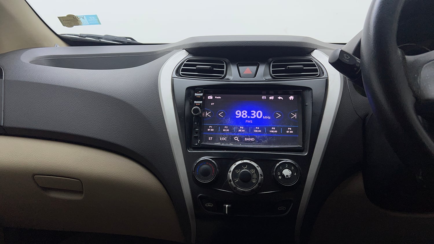 Used 2014 Hyundai Eon Sportz Petrol Manual interior MUSIC SYSTEM & AC CONTROL VIEW