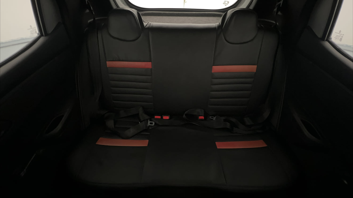 Used 2017 Renault Kwid RXT (O) 1.0 SCE Edition Petrol Manual interior REAR SEAT CONDITION VIEW