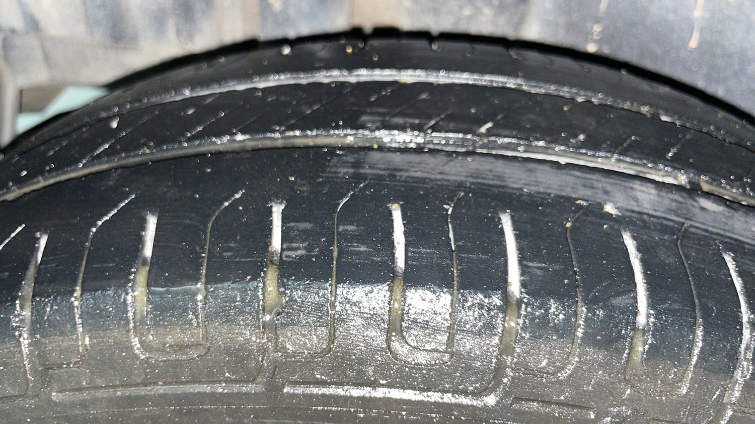 Used 2015 Maruti Suzuki Swift VXi Petrol Manual tyres RIGHT REAR TYRE TREAD VIEW