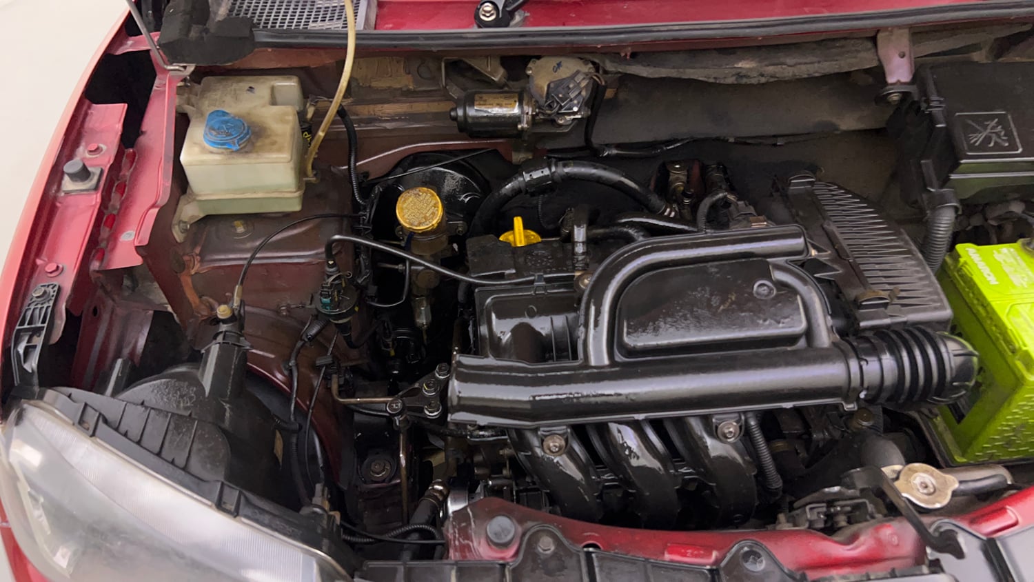 Used 2017 Renault Kwid 1.0 RXT AMT Opt Petrol Automatic engine ENGINE RIGHT SIDE VIEW