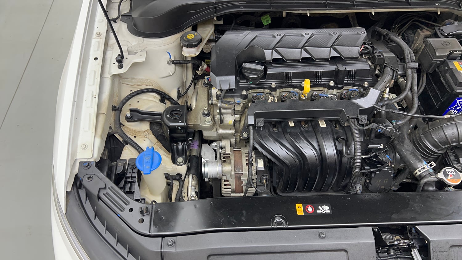 Used 2024 Hyundai Verna SX 1.5 Petrol MT Petrol Manual engine ENGINE RIGHT SIDE VIEW