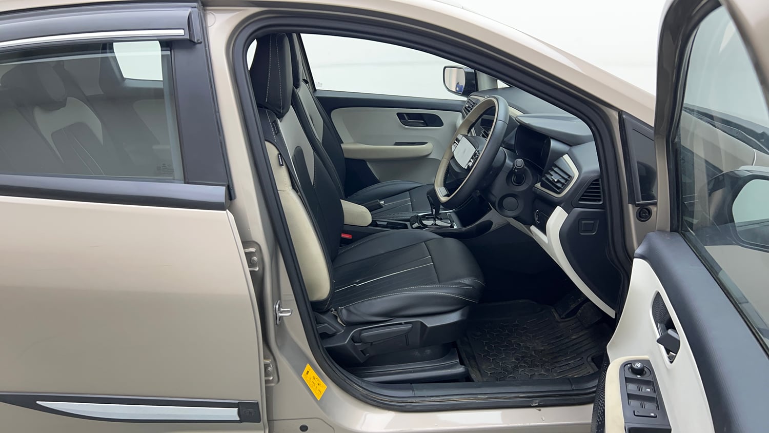 Used 2025 Tata Altroz Creative S Petrol 5AMT Petrol Automatic interior RIGHT SIDE FRONT DOOR CABIN VIEW