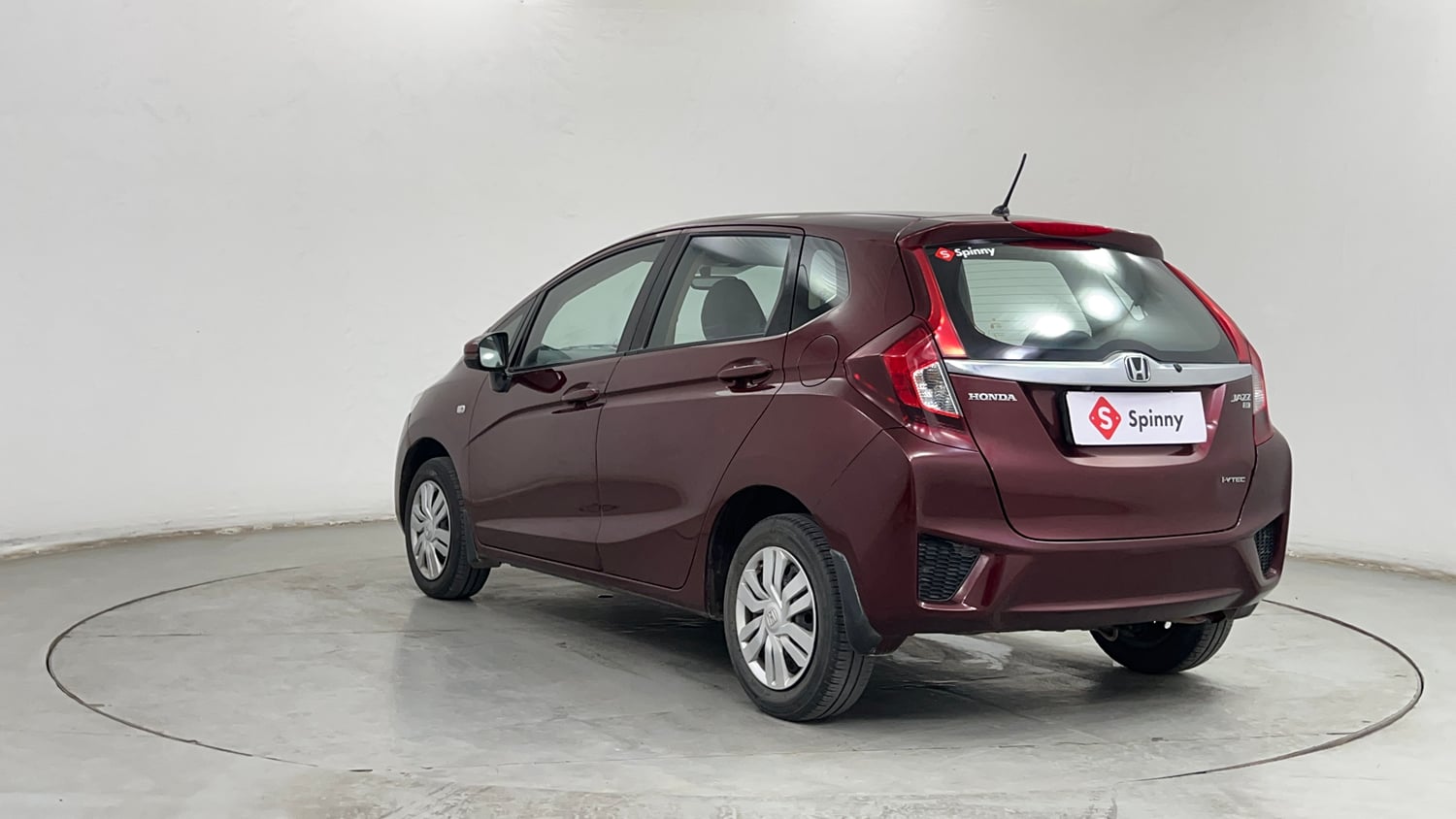 Used 2015 Honda Jazz SV Petrol Petrol Manual exterior LEFT REAR CORNER VIEW