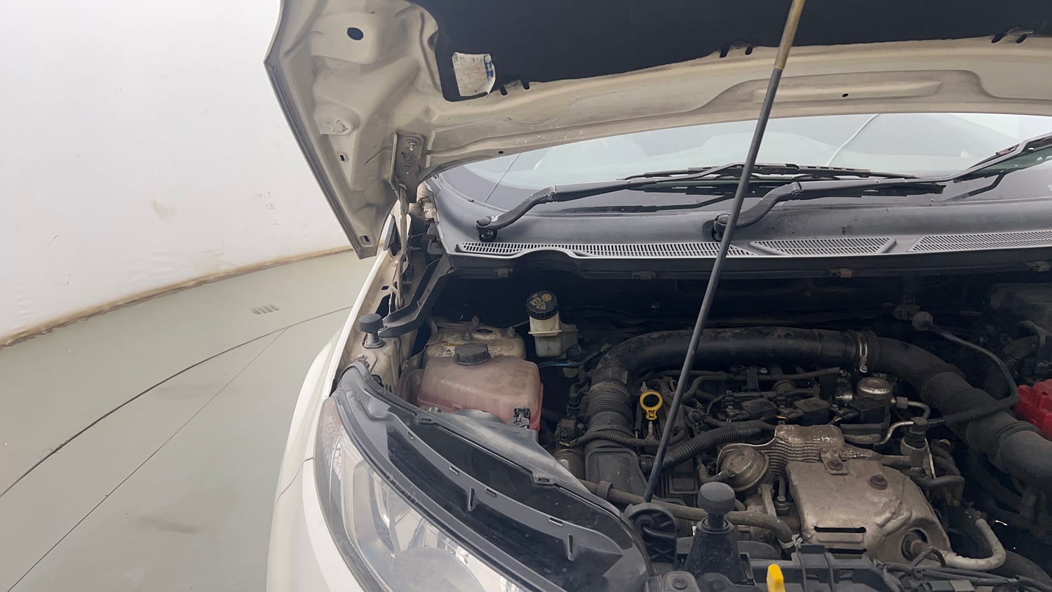 Used 2015 Ford EcoSport Titanium 1.0 Ecoboost (Opt) Petrol Manual engine ENGINE RIGHT SIDE HINGE & APRON VIEW