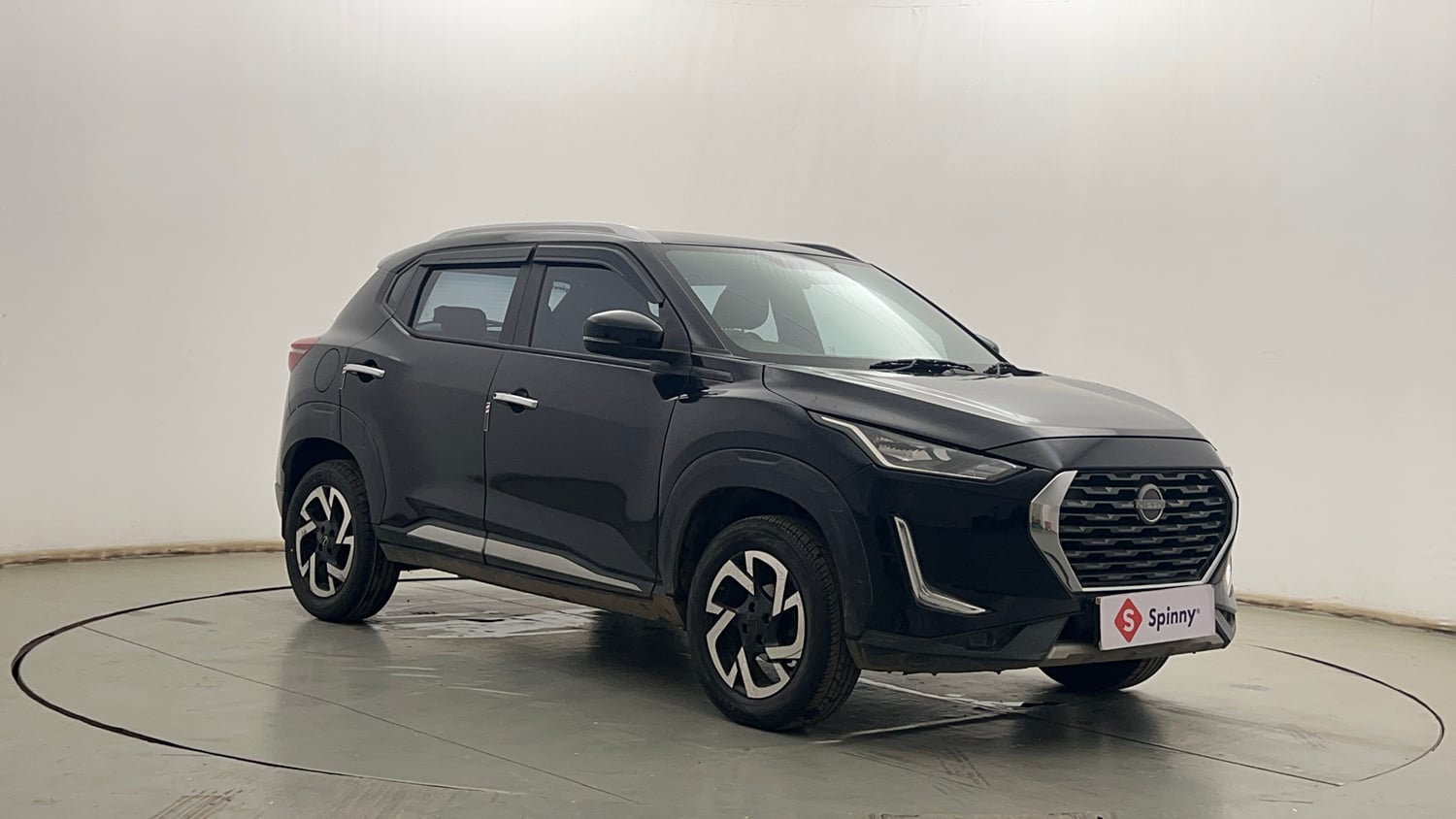 Used 2023 Nissan Magnite XV Petrol Manual exterior RIGHT FRONT CORNER VIEW