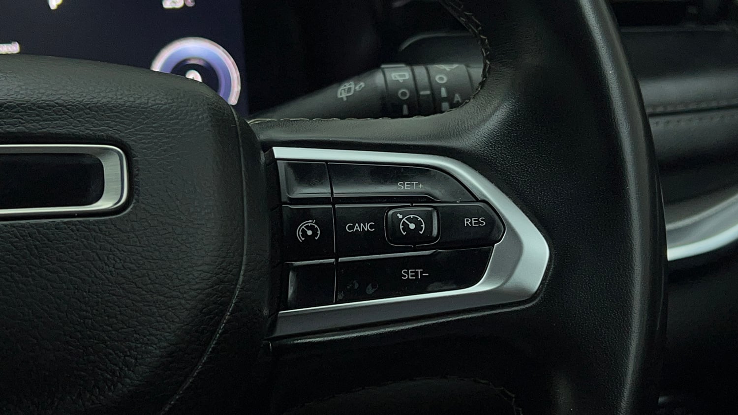 Used 2022 Jeep Compass Model S (O) 1.4 Petrol DCT Petrol Automatic top_features Cruise control