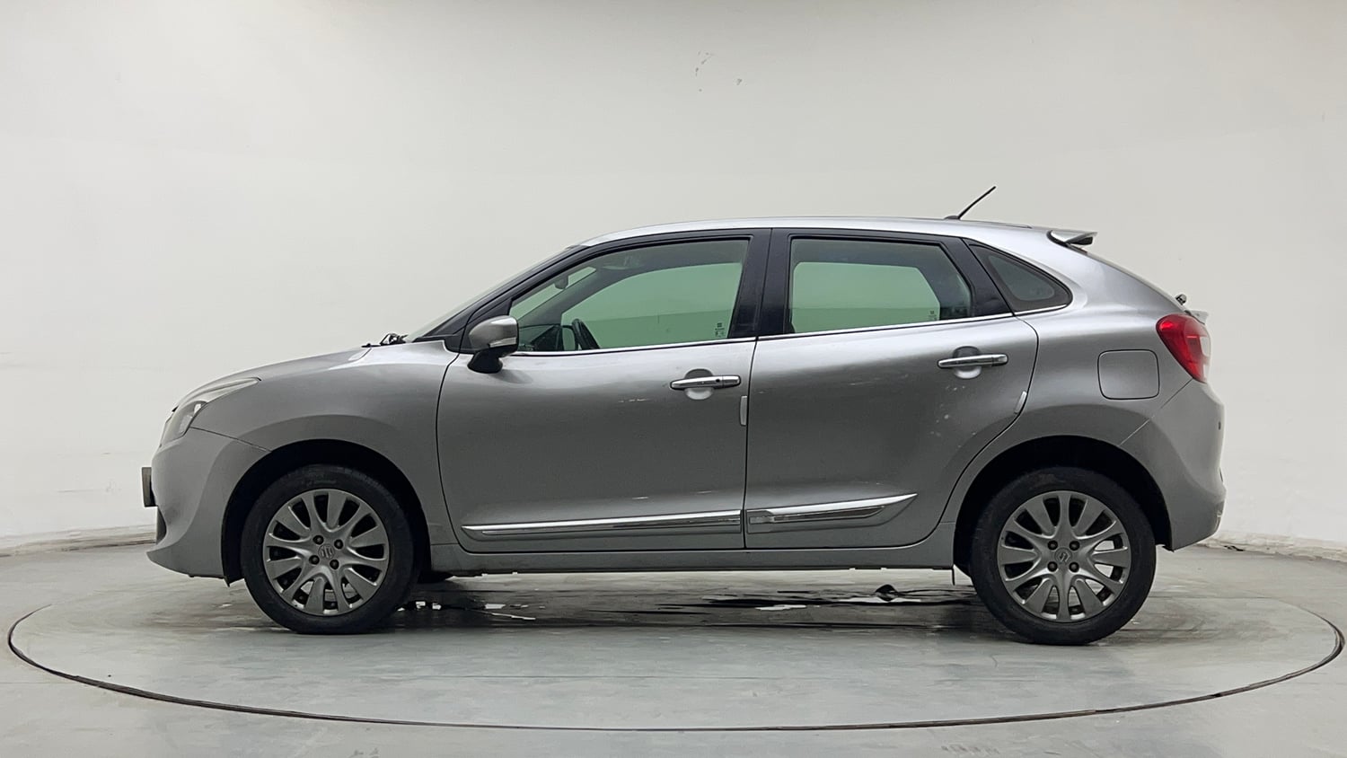 Used 2017 Maruti Suzuki Baleno Alpha 1.2 Petrol Manual exterior LEFT SIDE VIEW