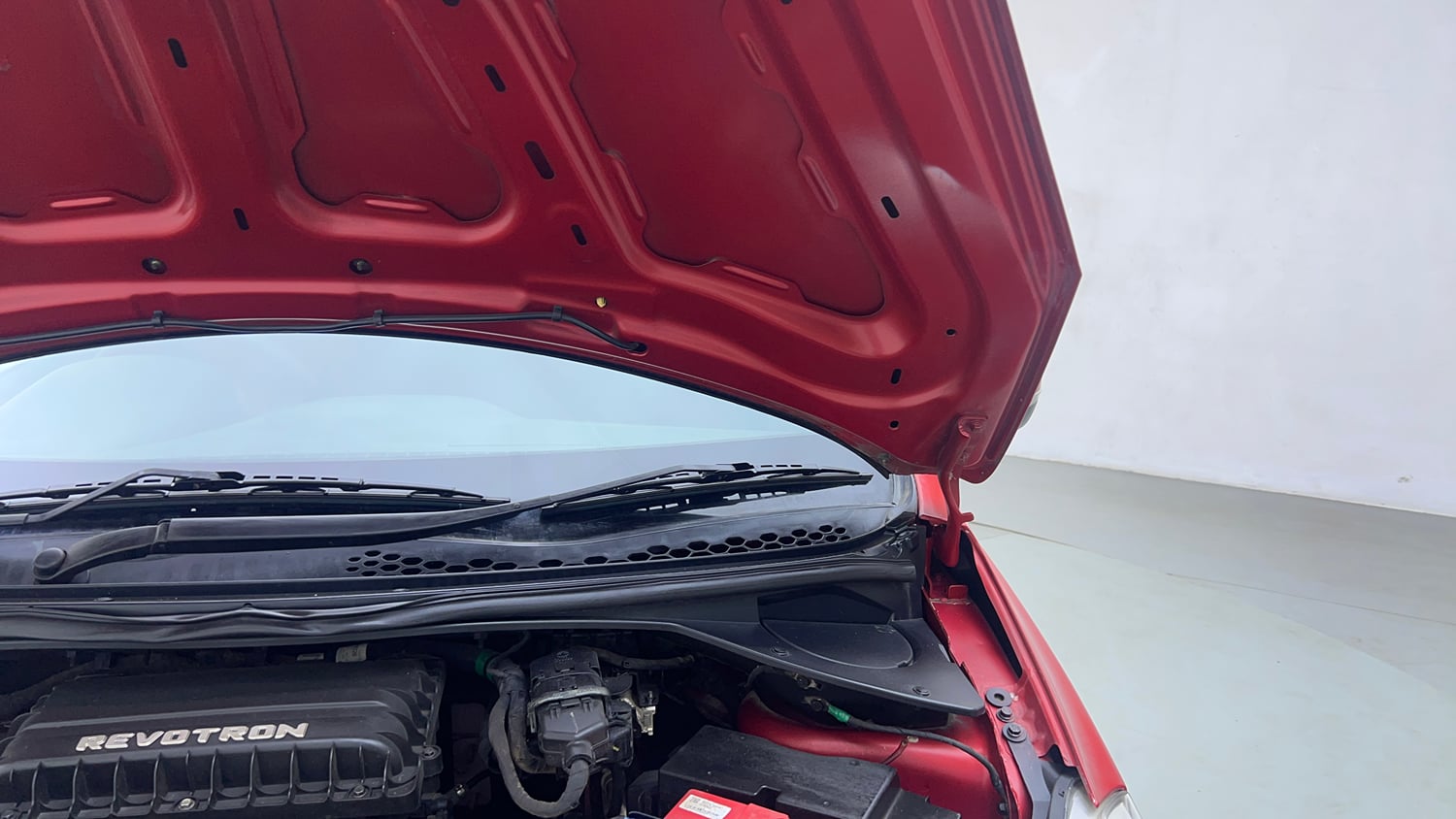 Used 2018 Tata Tiago Revotron XZA Petrol Automatic engine ENGINE LEFT SIDE HINGE & APRON VIEW