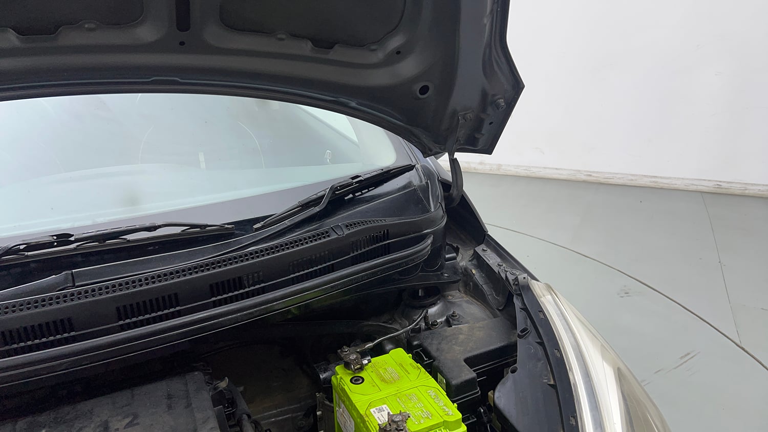 Used 2016 Hyundai Grand i10 Sportz 1.2 Kappa VTVT Petrol Manual engine ENGINE LEFT SIDE HINGE & APRON VIEW