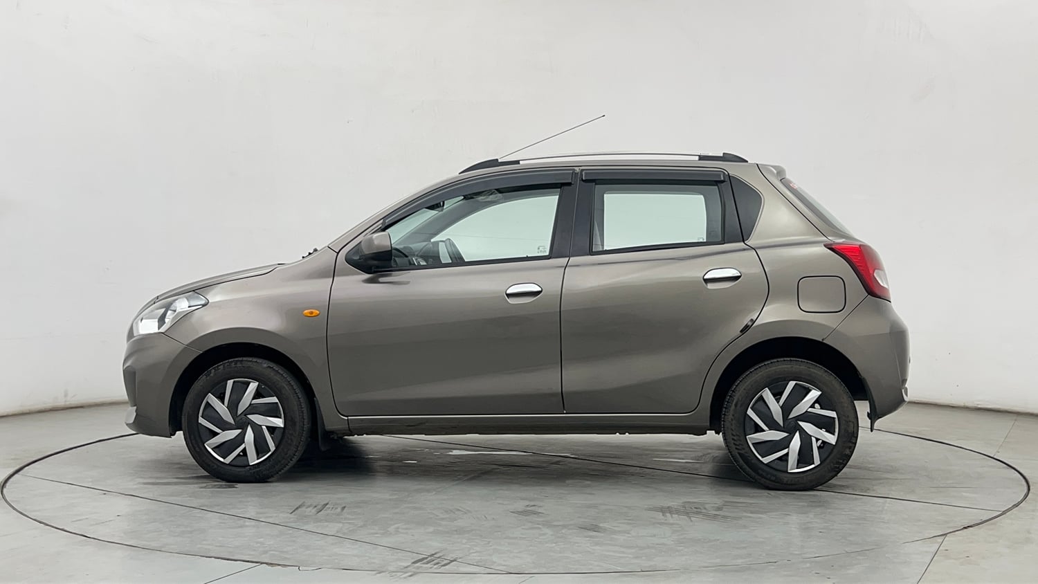 Used 2019 Datsun GO T Petrol Manual exterior LEFT SIDE VIEW