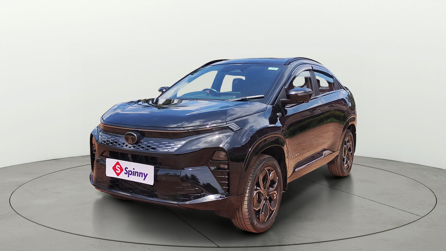 Used 2025 Tata Curvv Accomplished Plus A 1.5 Kryojet Diesel 6MT Dark Edition Diesel Manual exterior LEFT FRONT CORNER VIEW