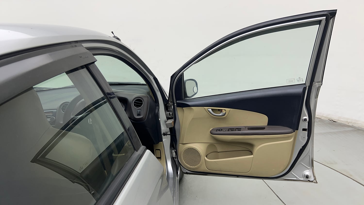 Used 2013 Honda Brio V MT Petrol Manual interior RIGHT FRONT DOOR OPEN VIEW