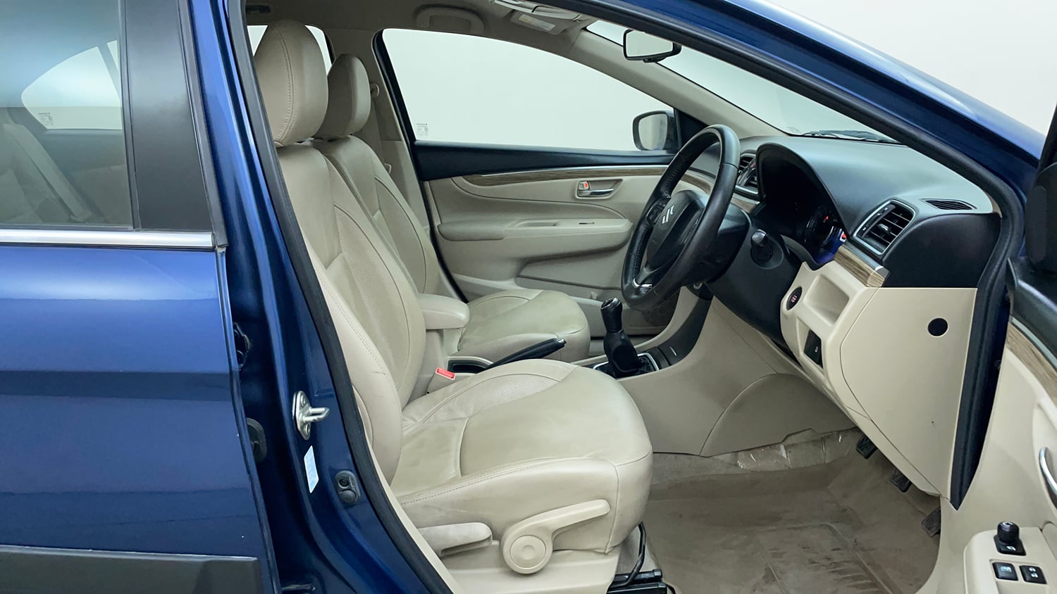 Used 2019 null Petrol Manual interior RIGHT SIDE FRONT DOOR CABIN VIEW