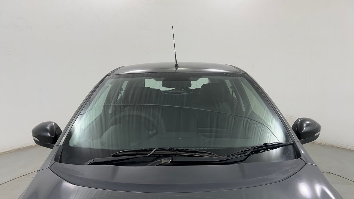 Used 2020 Tata Tiago XZ Plus Petrol Manual exterior FRONT WINDSHIELD VIEW