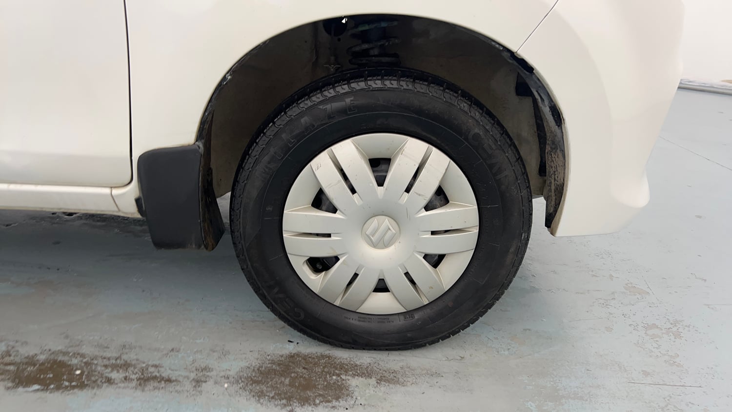 Used 2018 Maruti Suzuki Alto 800 LXi (O) Petrol Manual tyres RIGHT FRONT TYRE RIM VIEW