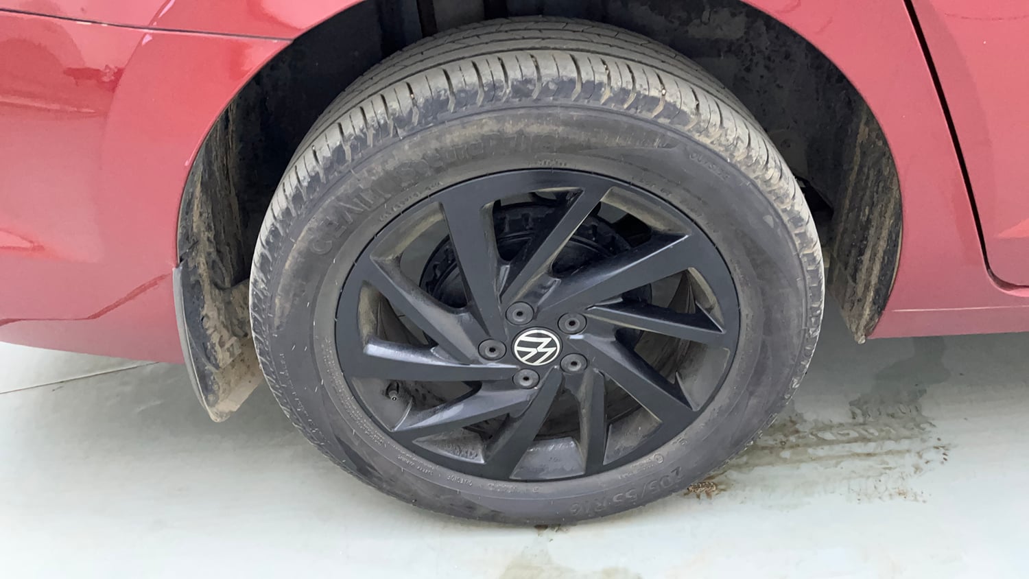 Used 2023 Volkswagen Virtus GT Plus 1.5 TSI EVO DSG Petrol Automatic tyres RIGHT REAR TYRE RIM VIEW
