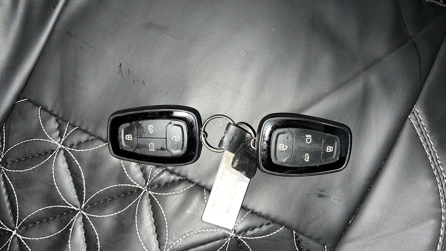 Used 2022 Tata Altroz XT Petrol Petrol Manual extra CAR KEY VIEW