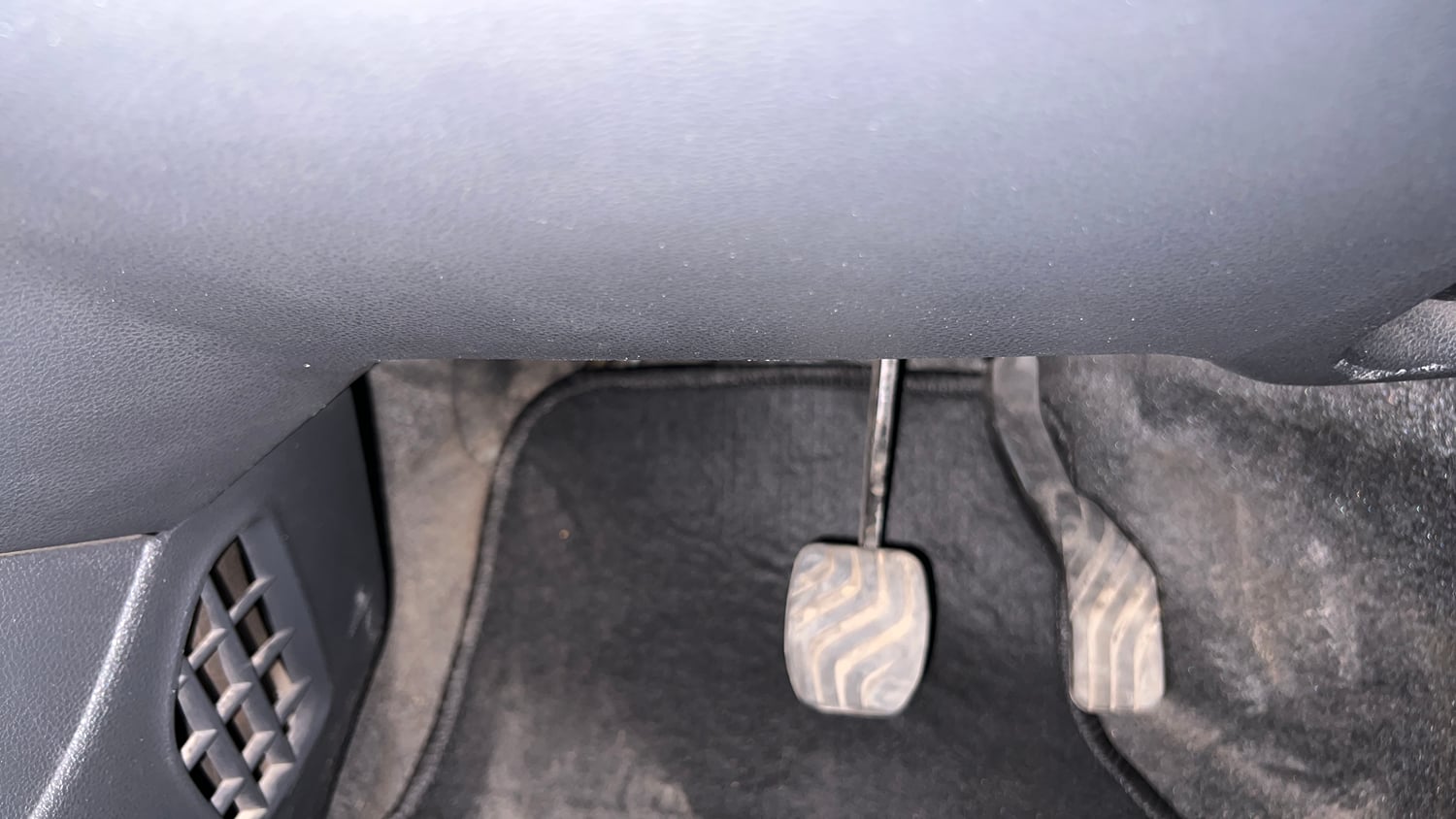 Used 2017 Renault Kwid 1.0 RXT AMT Opt Petrol Automatic interior PEDALS VIEW